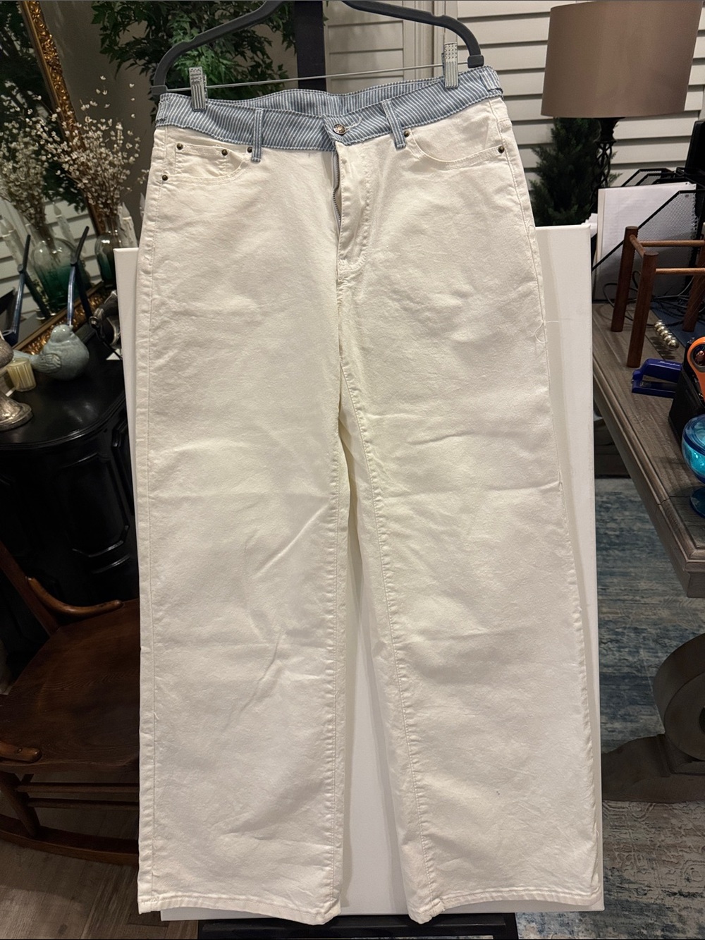 Women’s Cream Straight-Leg Jeans with blue pinstripes Contrasting Waistband